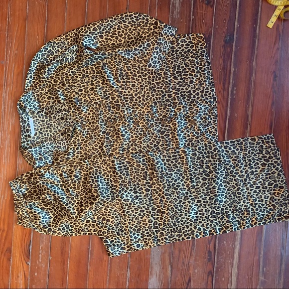 Victoria’s Secret Animal Print Silky Pajamas - Picture 11 of 11